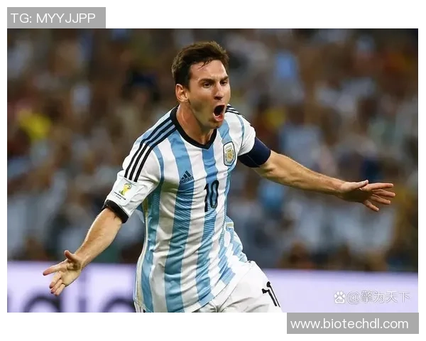 世界足坛传奇球星盘点:从梅西到C罗,谁是最伟大的足球巨星