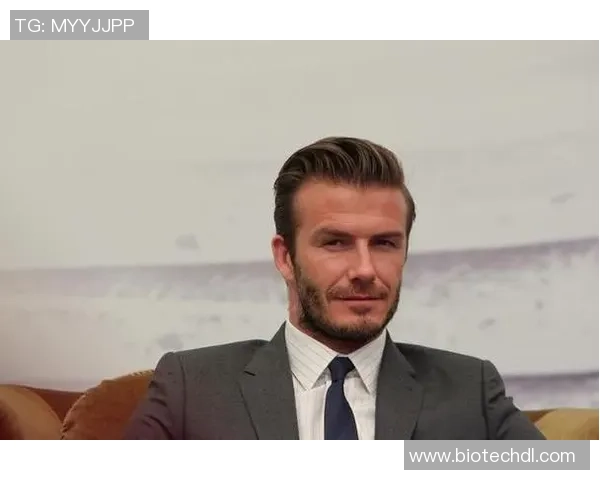 足球明星发型潮流大揭秘:从贝克汉姆到梅西的经典造型演变