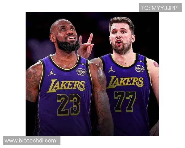 穿77号球衣的足球明星是谁他在场上的表现与成就分析